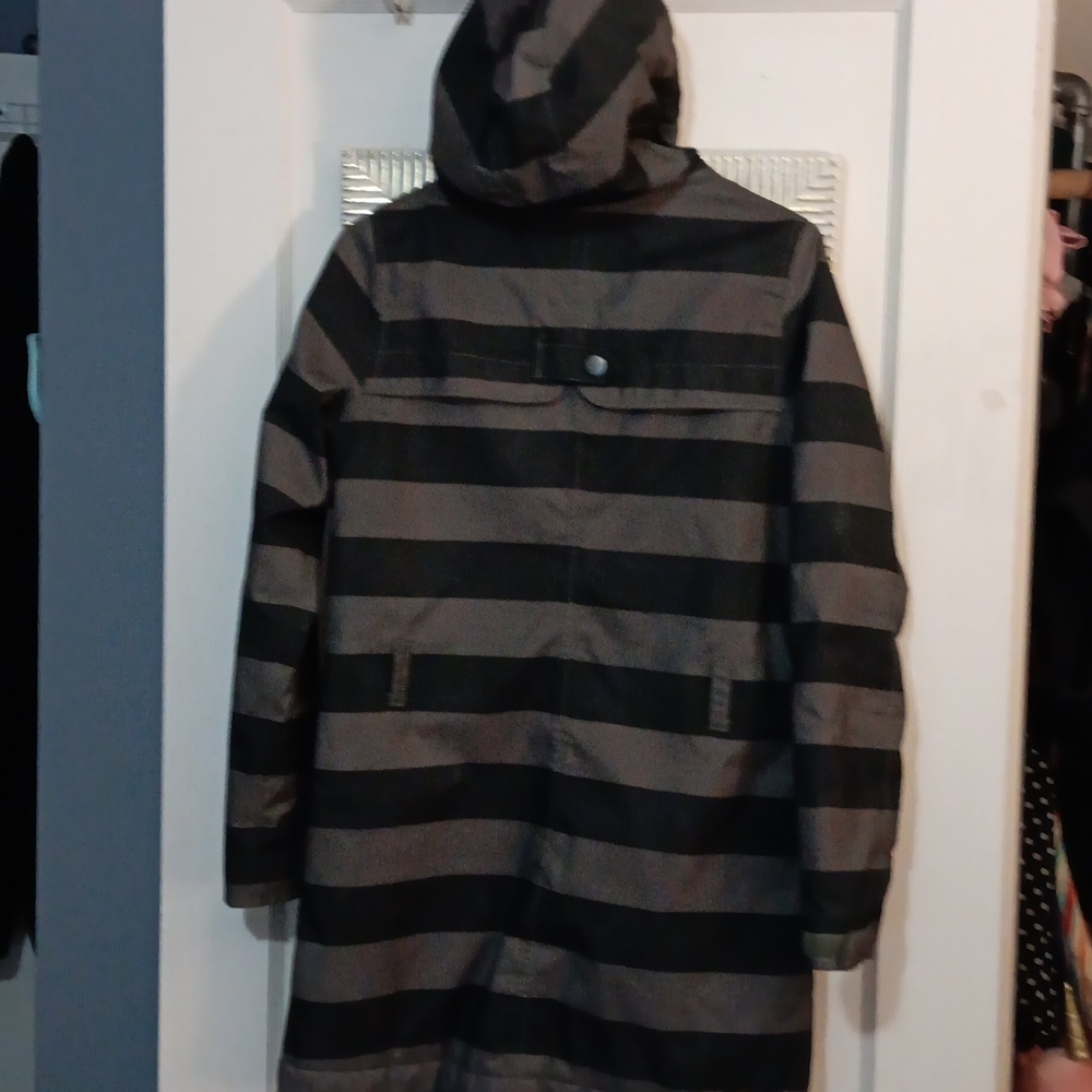 Helly Hansen Black and Gray Striped Hooded Jacket - Picture 7 of 15